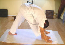 Parshvottanasana: Steifheit lindern mit dieser Yoga-Übung Parshvottanasana