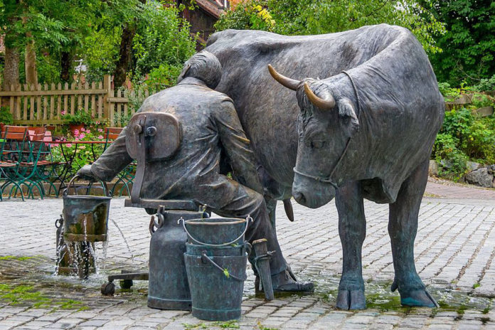 steuerzahlerbrunnen_isny_im_allgaeu_jm68960 Steuerzahlerbrunnen in Isny im Allgäu