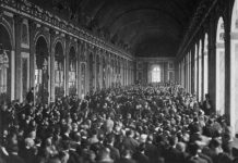Geht "Europa" nur mit Krieg? Treaty_of_Versailles_Signing,_Hall_of_Mirrors